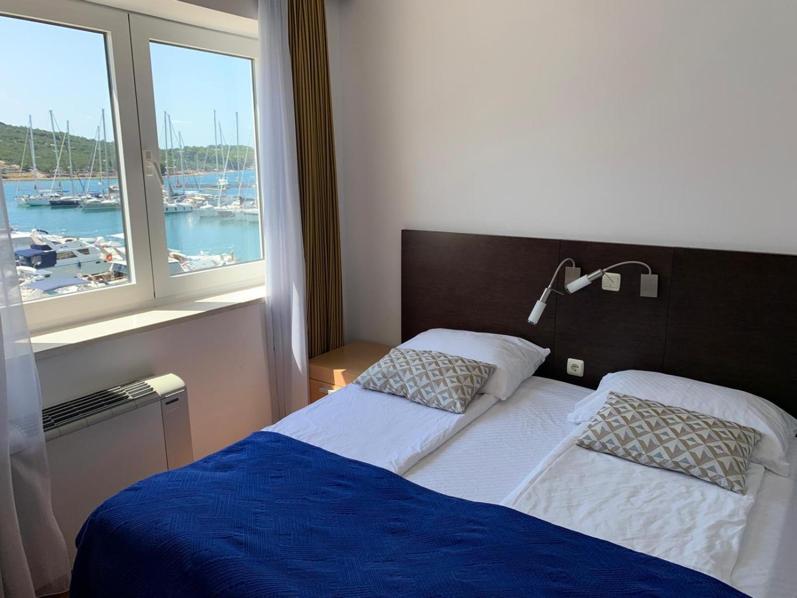 Apartment Aci Marina Црес Экстерьер фото