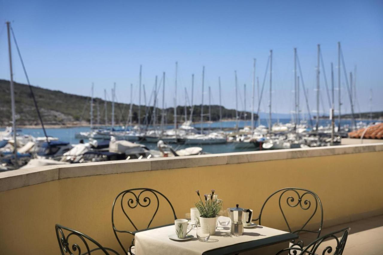 Apartment Aci Marina Црес Экстерьер фото